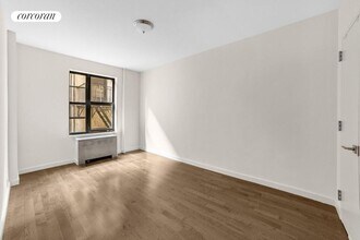 330 E 52nd St in New York, NY - Building Photo - Building Photo