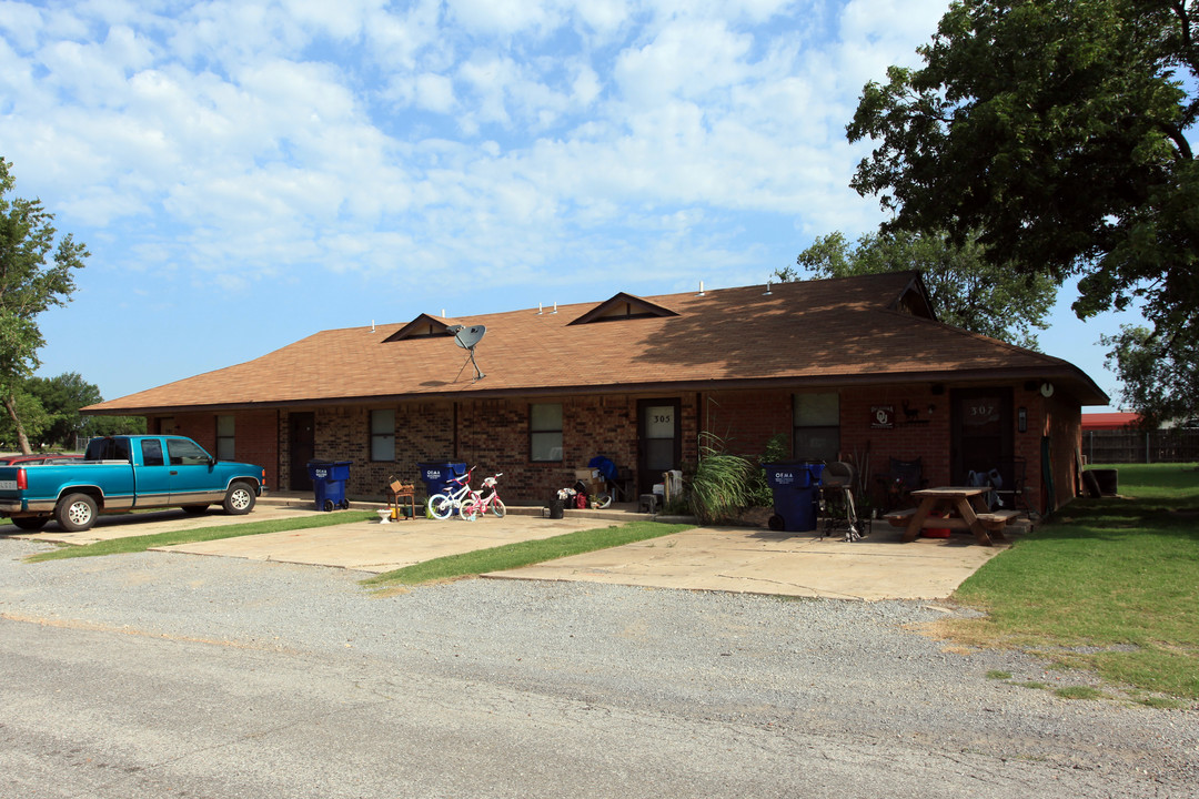 Union City Apartments in Union City, OK - Building Photo