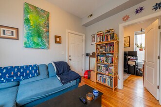 1358 N Artesian Ave in Chicago, IL - Building Photo - Building Photo