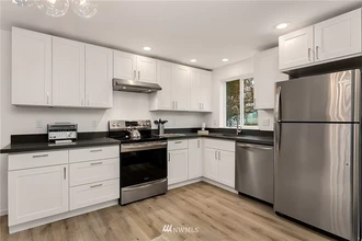 1758 16th Ave. S, Unit A in Seattle, WA - Building Photo - Building Photo