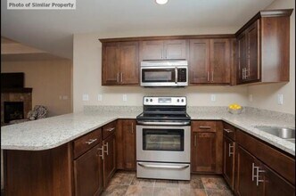 536 Meadow Oak Cir in Fairfax, IA - Building Photo - Building Photo