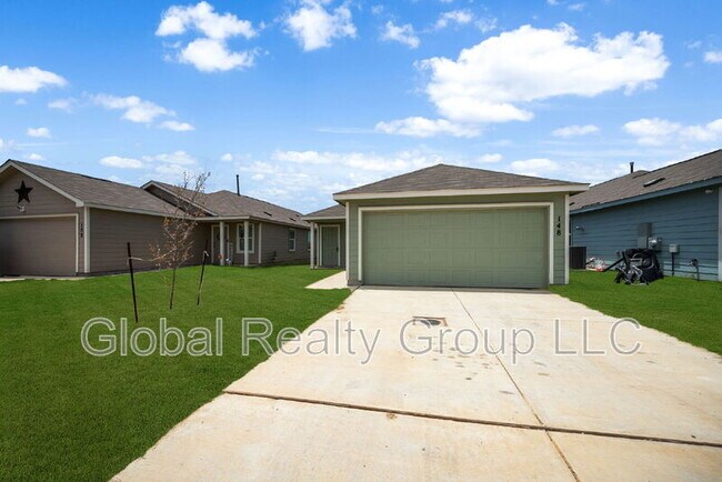 148 Cowboy Rdg in Pleasanton, TX - Foto de edificio - Building Photo