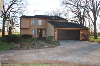 24530 S Rowell Rd in Elwood, IL - Building Photo - Building Photo