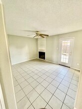 909 NW Summercrest Blvd in Burleson, TX - Building Photo - Building Photo