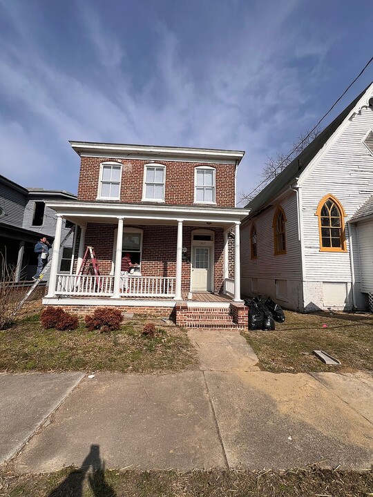 1005 W High St in Petersburg, VA - Foto de edificio