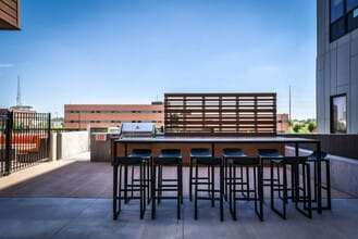 1416 Locust St in Des Moines, IA - Building Photo - Building Photo