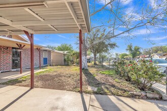 5935 Highfield St in San Antonio, TX - Building Photo - Building Photo