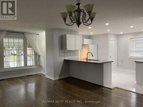 241 Ashlar Rd in Richmond Hill, ON - Building Photo - Building Photo