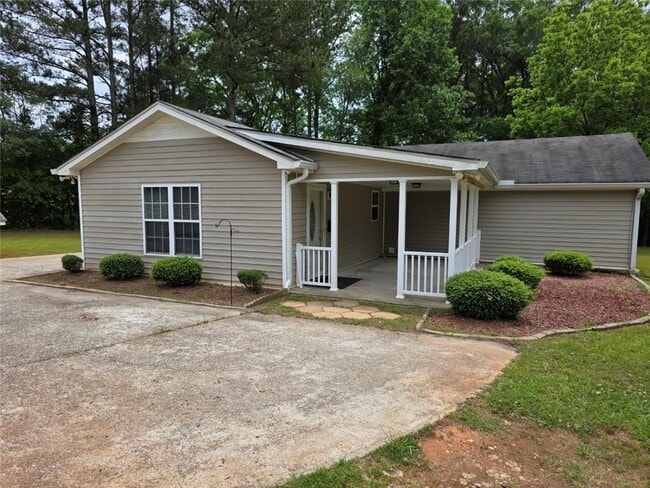 5265 Thurman Baccus Rd in Social Circle, GA - Building Photo - Building Photo