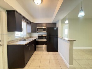 4340 NW 21st Ave in Fort Lauderdale, FL - Building Photo - Building Photo
