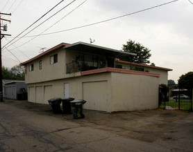 737 N Palmetto Ave in Ontario, CA - Foto de edificio - Building Photo