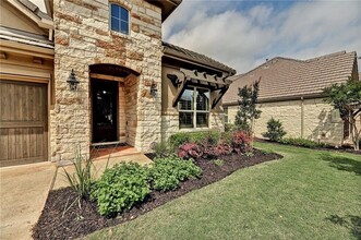 208 Maxwell Way in Austin, TX - Building Photo - Building Photo