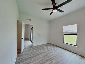 4911 28th St SW in Lehigh Acres, FL - Building Photo - Building Photo