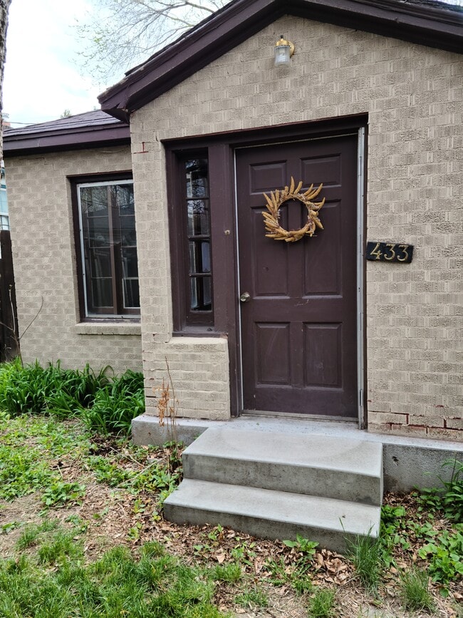 433 S 9th Ave
