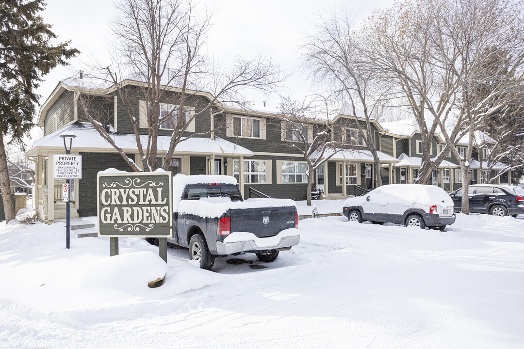 Crystal Gardens in Calgary, AB - Building Photo