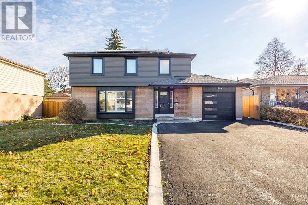 20 Beechwood Crescent in Brampton, ON - Building Photo