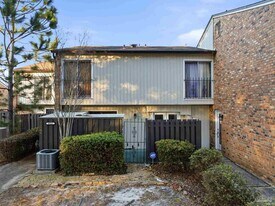 4822 Huron Dr in Pensacola, FL - Building Photo