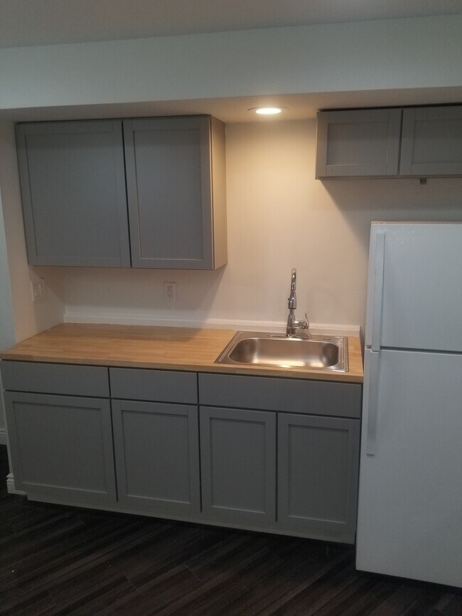 518 Clinton Springs Ave in Cincinnati, OH - Building Photo - Building Photo
