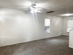 512 Dusty Leather Ct in Pflugerville, TX - Building Photo - Building Photo