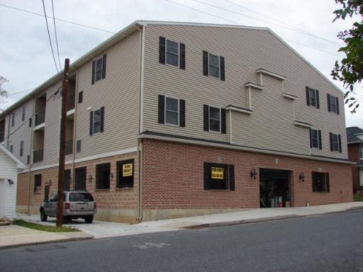 1010 6th St in Catasauqua, PA - Building Photo