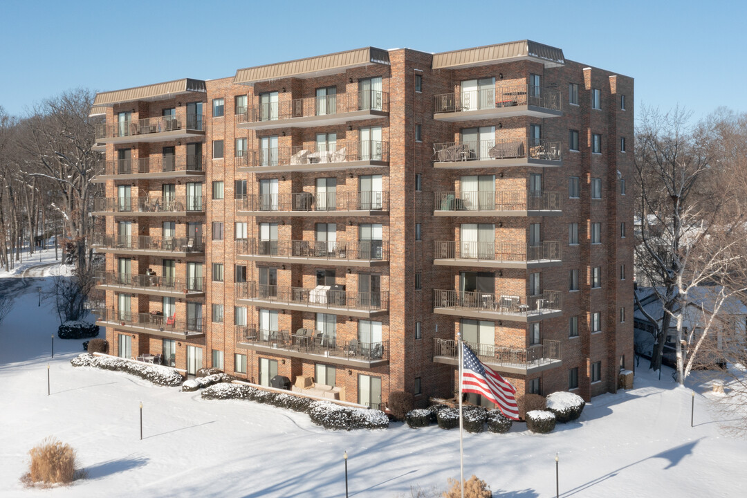 Bay Colony in Williams Bay, WI - Building Photo