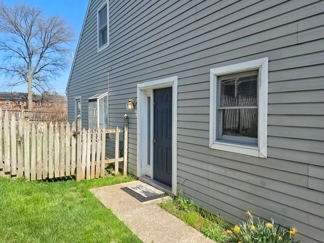 391 E Jackson St in New Holland, PA - Building Photo - Building Photo