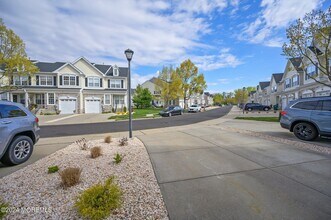 94 Brookfield Dr in Jackson Township, NJ - Building Photo - Building Photo