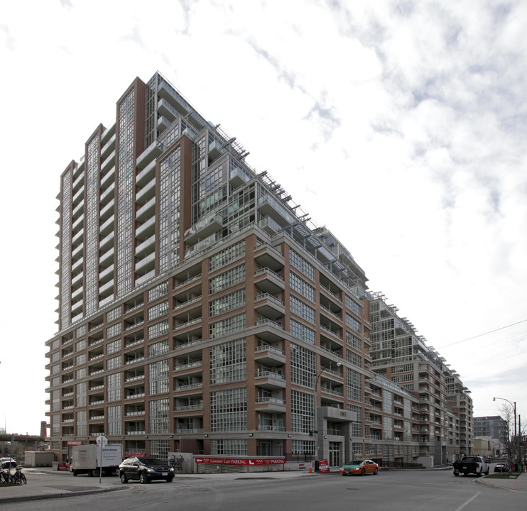 King West Condominiums in Toronto, ON - Building Photo