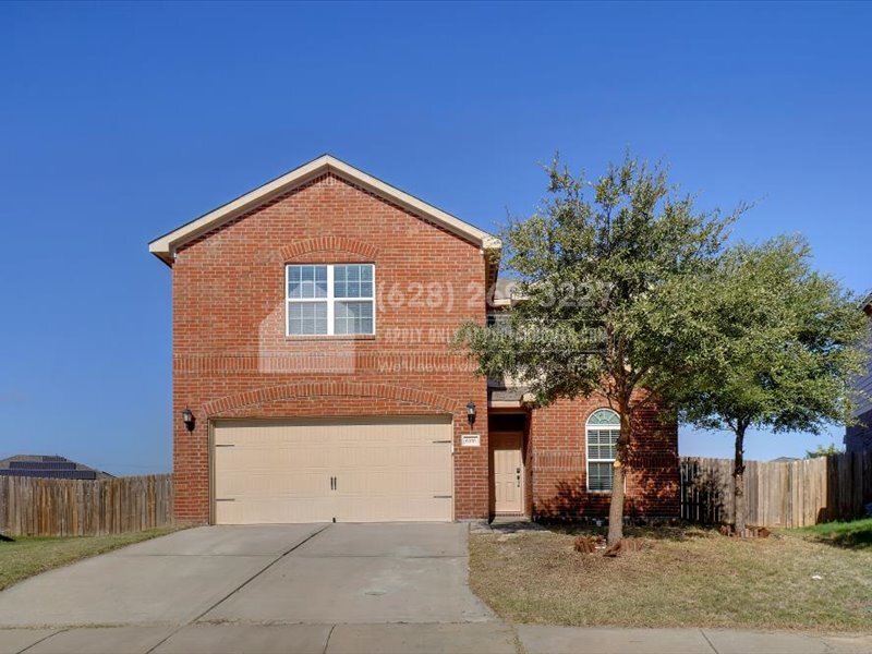 6356 White Jade Dr in Fort Worth, TX - Foto de edificio