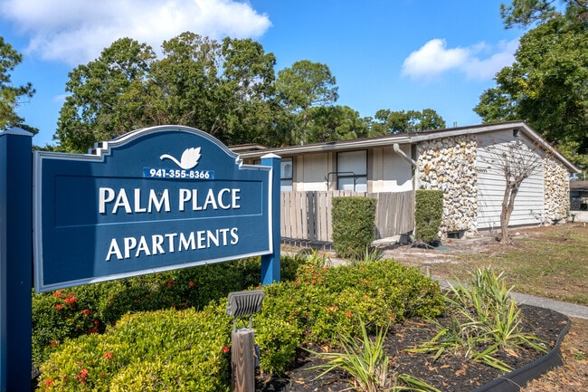 Palm Place in Sarasota, FL - Building Photo - Building Photo