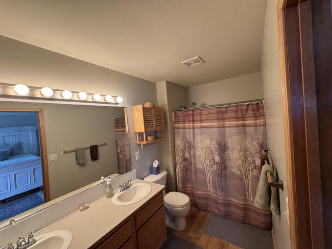 1707 W Pleasant Ln in Spokane, WA - Building Photo - Building Photo