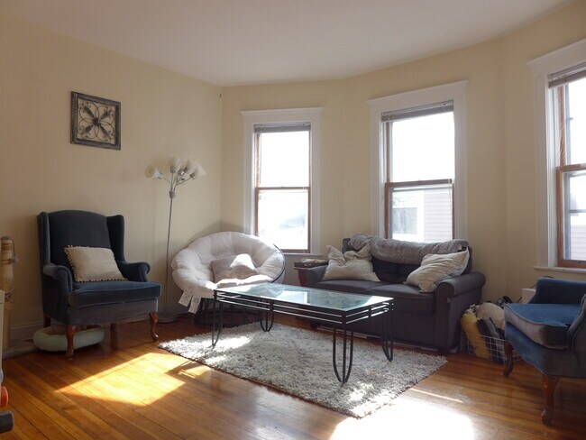 11 Bayard St in Boston, MA - Building Photo - Building Photo