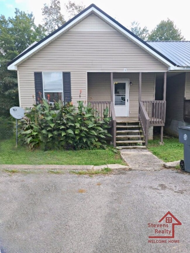 property at 220 Dogwood Pointe Dr