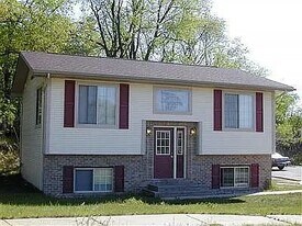 1209 Jack Pine Dr in Kalamazoo, MI - Building Photo