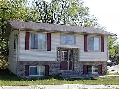 1209 Jack Pine Dr in Kalamazoo, MI - Foto de edificio