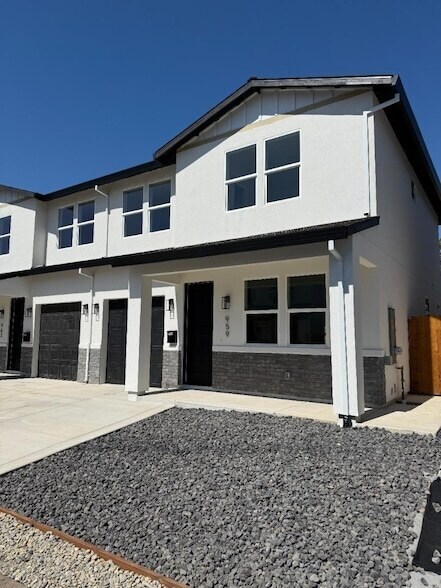 963 Olive Br Pl, Unit 2044 in Sacramento, CA - Building Photo