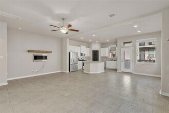 18103 Pomelo Ln in Pflugerville, TX - Foto de edificio - Building Photo