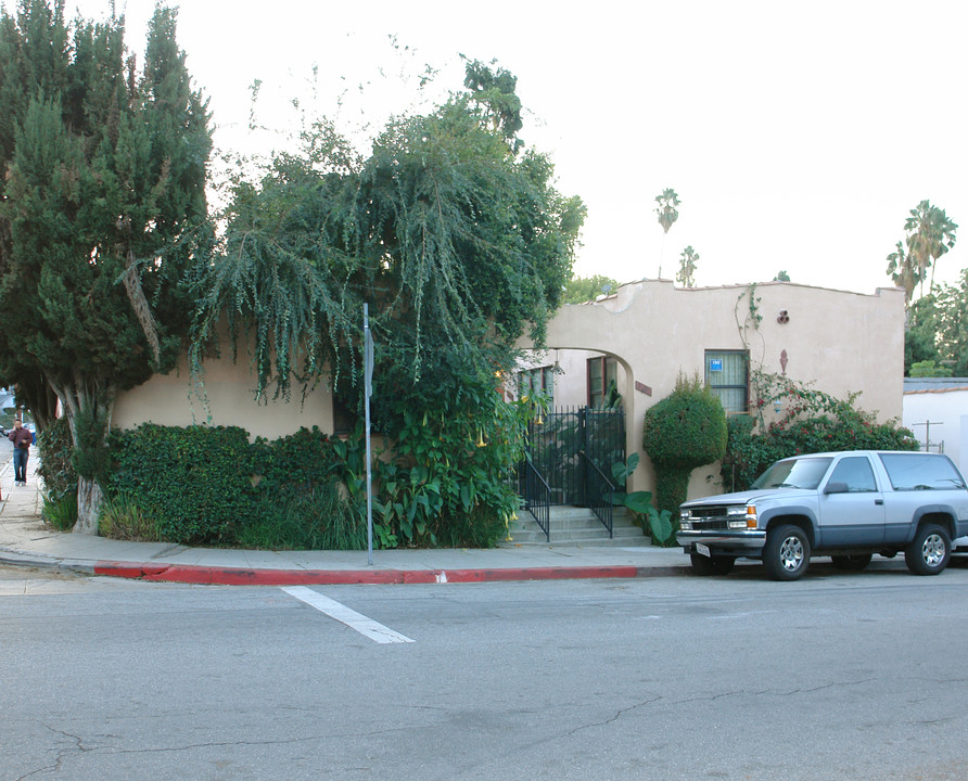 The Micheltorena Apartments in Los Angeles, CA - Building Photo