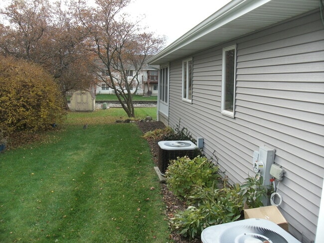 11313 Douglas Ave in Huntley, IL - Building Photo - Building Photo