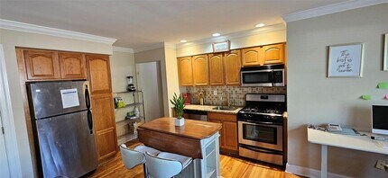 237 N Middletown Rd in Pearl River, NY - Building Photo - Building Photo