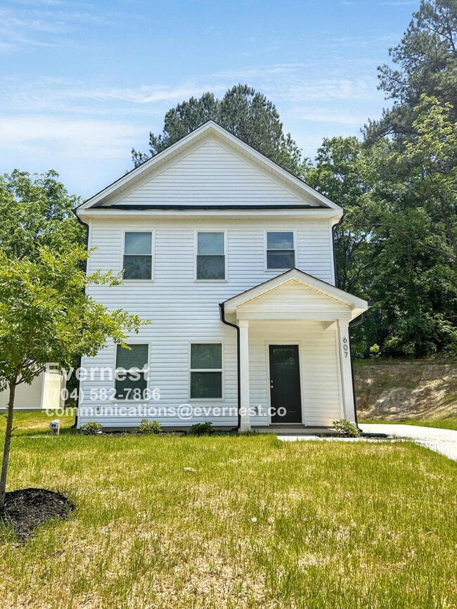 property at 607 S 10th St