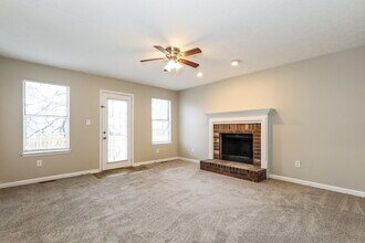 9199 Fairway Ct in Riverdale, GA - Building Photo - Building Photo