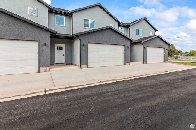 150 S 100 E in Richfield, UT - Foto de edificio - Building Photo