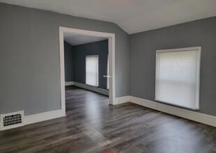 226 Center St in Neenah, WI - Building Photo - Building Photo