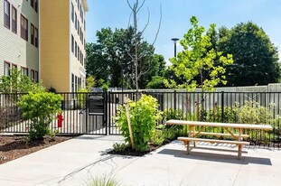 75 Cowles Ln in Amherst, MA - Building Photo