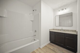 14260 Greenhaw Ln in Dallas, TX - Building Photo - Building Photo