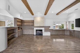 935 Linda Flora Dr in Los Angeles, CA - Building Photo - Building Photo