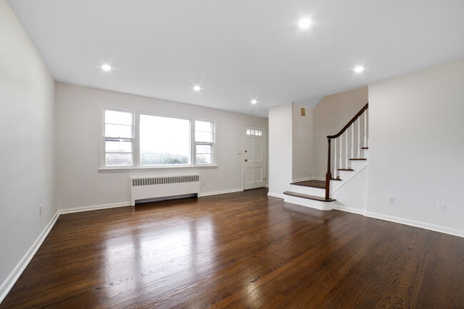 1078 Burnet Ave in Union Township, NJ - Building Photo - Building Photo