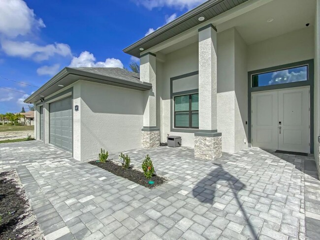 607 SW 22nd Terrace in Cape Coral, FL - Building Photo - Building Photo