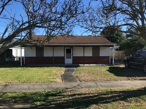 1117 Evergreen Dr in Gretna, LA - Building Photo - Building Photo